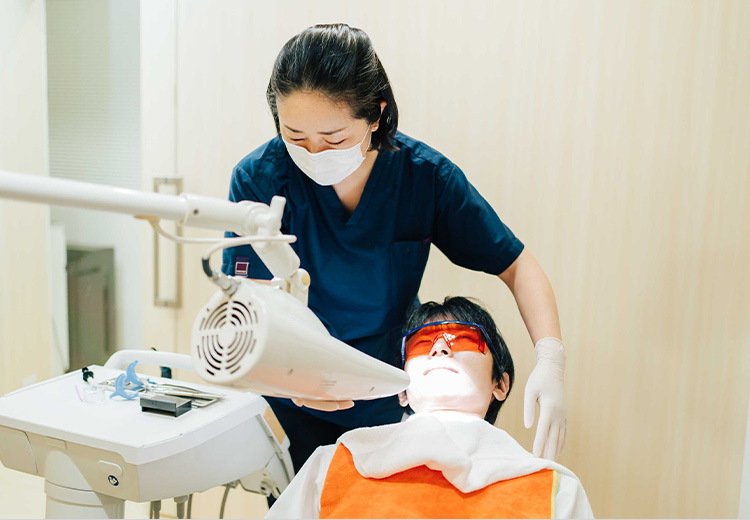 女性歯科医師が行う安全・丁寧なホワイトニング